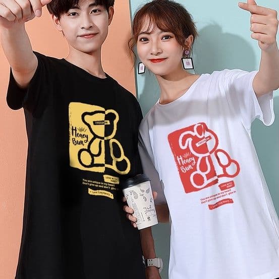 Áo Thun Cặp Đôi HappyFamily Unisex Honey Bun Graphis Gấu Và Thỏ Chất Cotton 100 Cao Cấp-2 Màu Trắng/Đen